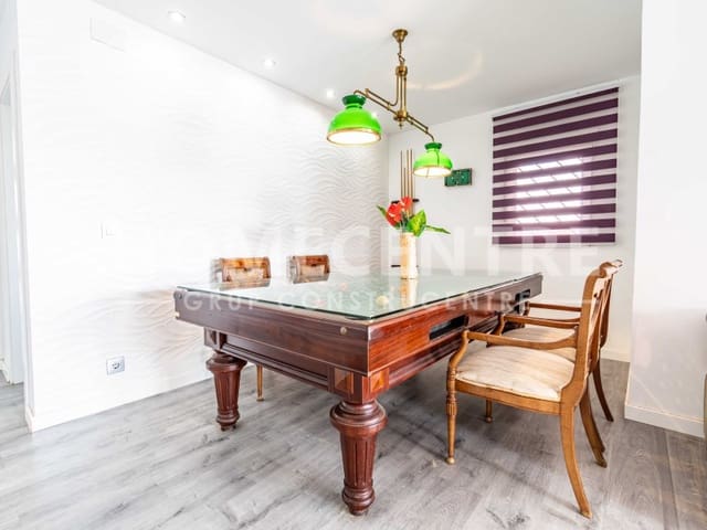 Chalet de 3 habitaciones en Empuriabrava, Castelló d'Empúries en venta con piscina garaje - 1.950.000 € (Ref: 9335317)