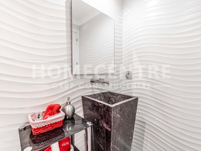 Chalet de 3 habitaciones en Empuriabrava en venta con piscina garaje - 1.950.000 € (Ref: 9335317)