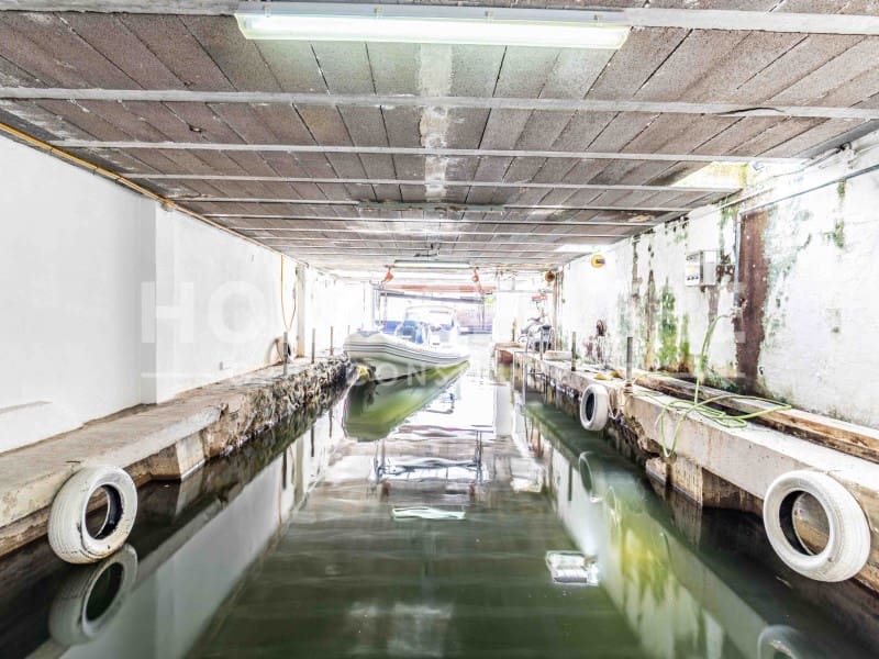 Chalet de 3 habitaciones en Empuriabrava en venta con piscina garaje - 1.950.000 € (Ref: 9335317)