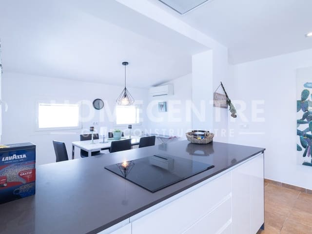 4 soveværelse Villa til salg i Empuriabrava, Castelló d'Empúries med swimmingpool - € 970.000 (Ref: 9335318)