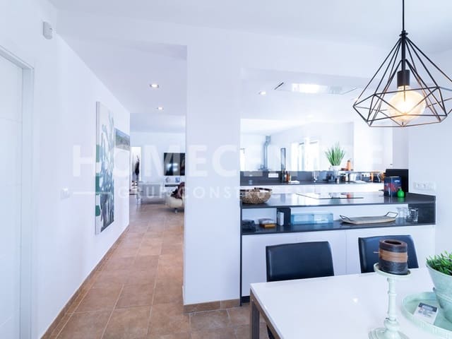 4 soveværelse Villa til salg i Empuriabrava, Castelló d'Empúries med swimmingpool - € 970.000 (Ref: 9335318)