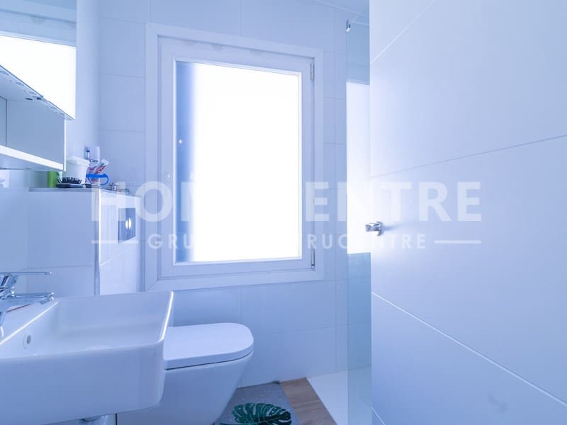 Chalet de 4 habitaciones en Empuriabrava en venta con piscina - 970.000 € (Ref: 9335318)