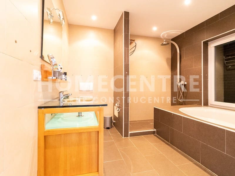 Chalet de 4 habitaciones en Empuriabrava en venta con piscina - 970.000 € (Ref: 9335318)