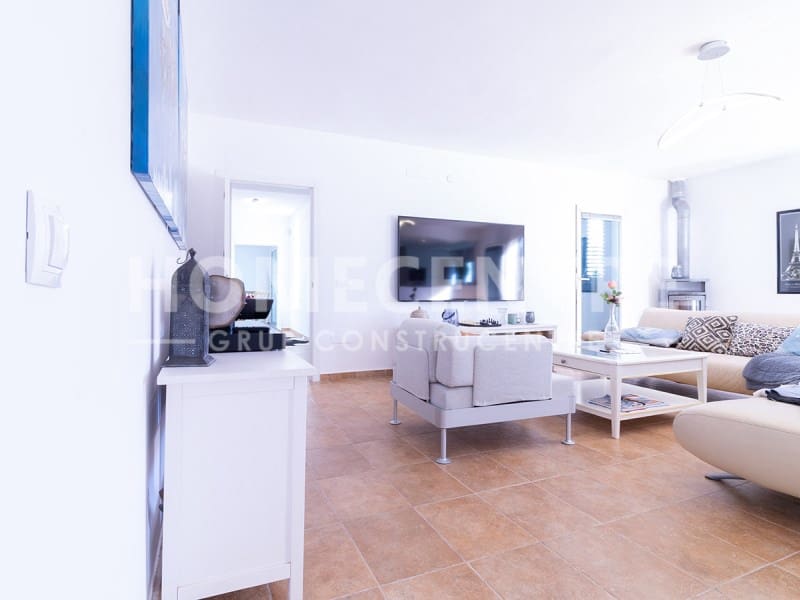 Chalet de 4 habitaciones en Empuriabrava en venta con piscina - 970.000 € (Ref: 9335318)