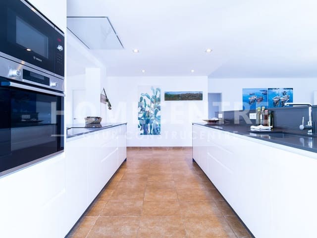 4 soveværelse Villa til salg i Empuriabrava, Castelló d'Empúries med swimmingpool - € 970.000 (Ref: 9335318)