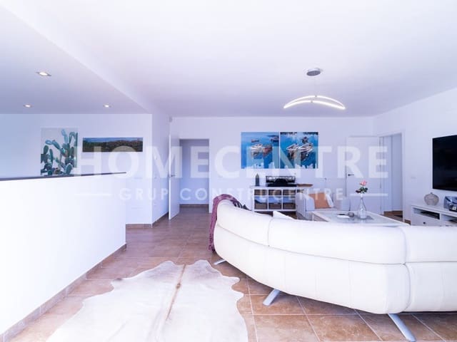 4 soveværelse Villa til salg i Empuriabrava, Castelló d'Empúries med swimmingpool - € 970.000 (Ref: 9335318)