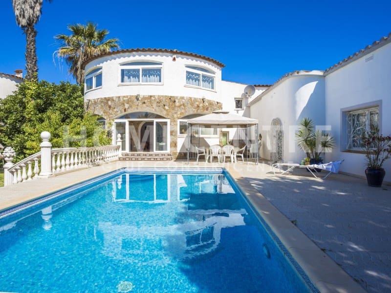 5 camera da letto Villa in vendita in Empuriabrava con piscina garage - 1.200.000 € (Rif: 9335319)