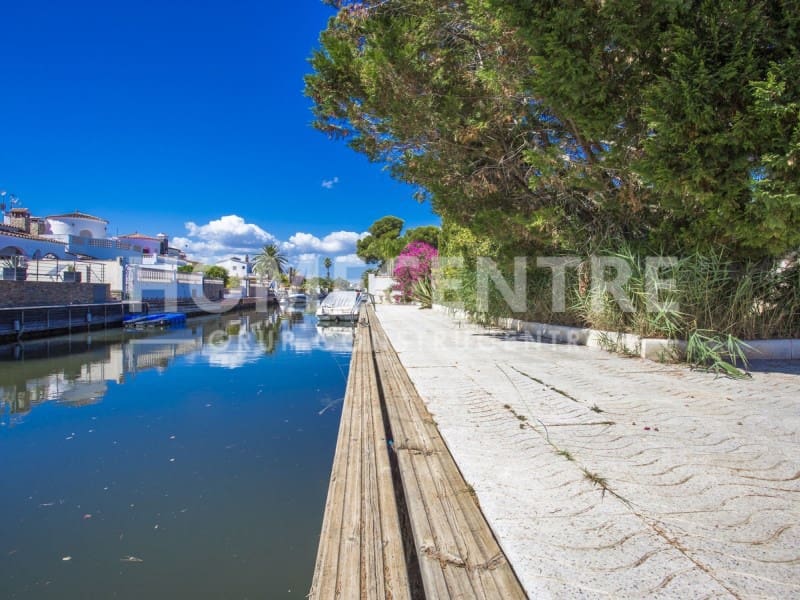 5 camera da letto Villa in vendita in Empuriabrava con piscina garage - 1.200.000 € (Rif: 9335319)