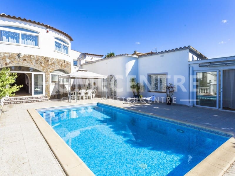 5 camera da letto Villa in vendita in Empuriabrava con piscina garage - 1.200.000 € (Rif: 9335319)