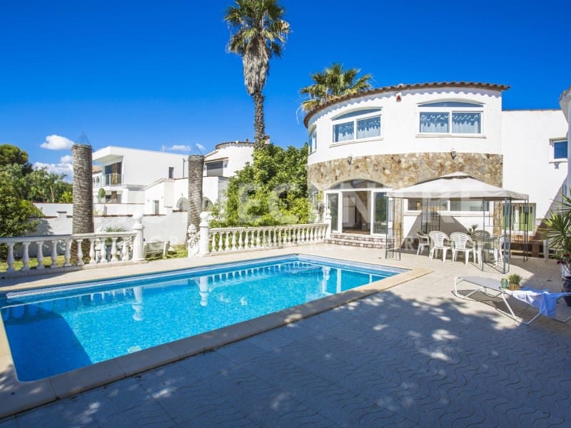 5 camera da letto Villa in vendita in Empuriabrava con piscina garage - 1.200.000 € (Rif: 9335319)