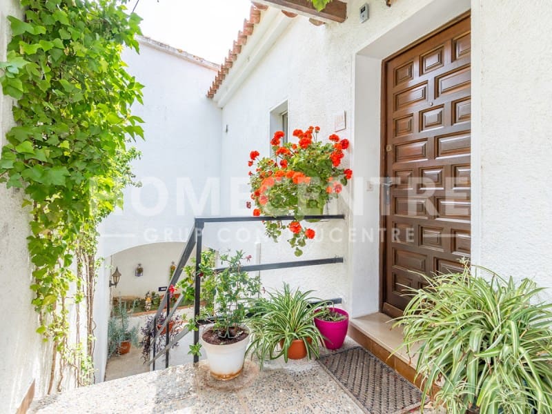 4 bedroom Villa for sale in Roses with garage - € 499,000 (Ref: 9335322)