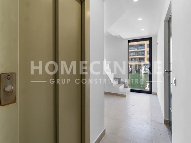 4 bedroom Villa for sale in Empuriabrava, Castelló d'Empúries with garage - € 670,000 (Ref: 9335324)