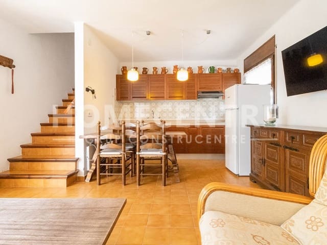 3 bedroom Townhouse for sale in Empuriabrava, Castelló d'Empúries with garage - € 420,000 (Ref: 9335325)