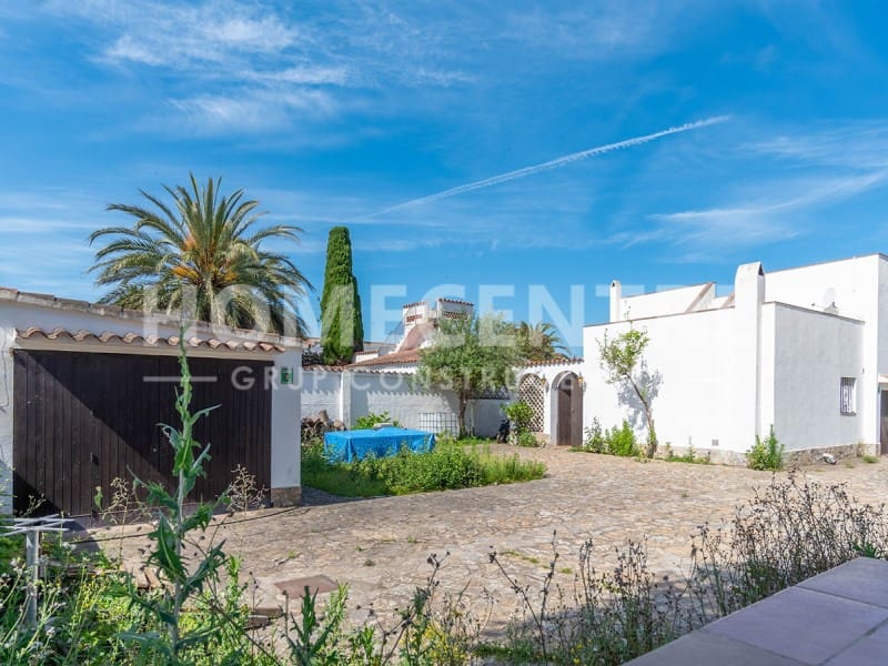 3 soverom Hus til salgs i Empuriabrava med garasje - € 420 000 (Ref: 9335325)