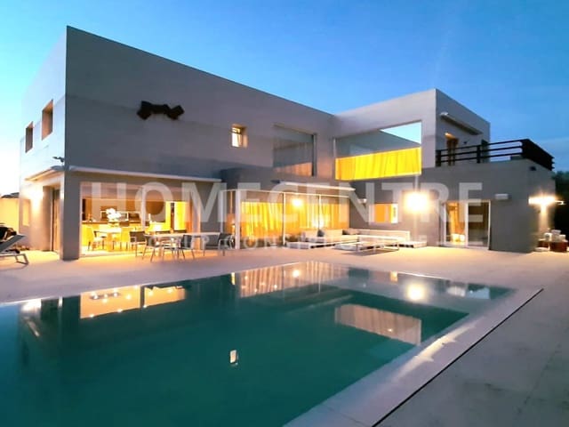 5 bedroom Villa for sale in Empuriabrava, Castelló d'Empúries with garage - € 1,040,000 (Ref: 9335326)