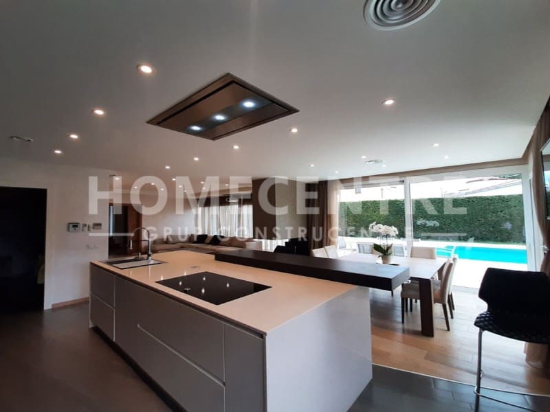 5 soveværelse Villa til salg i Empuriabrava med garage - € 1.040.000 (Ref: 9335326)