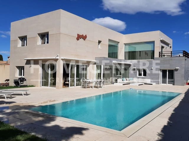 5 bedroom Villa for sale in Empuriabrava, Castelló d'Empúries with garage - € 1,040,000 (Ref: 9335326)