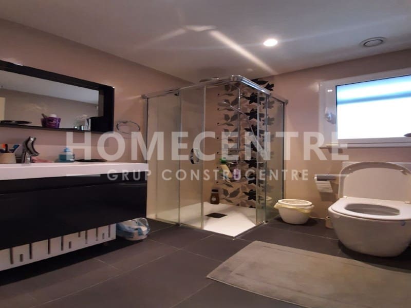 5 soveværelse Villa til salg i Empuriabrava med garage - € 1.040.000 (Ref: 9335326)