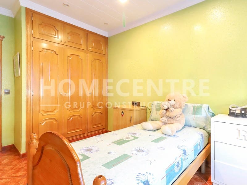 4 soveværelse Villa til salg i Empuriabrava med swimmingpool garage - € 519.000 (Ref: 9335327)