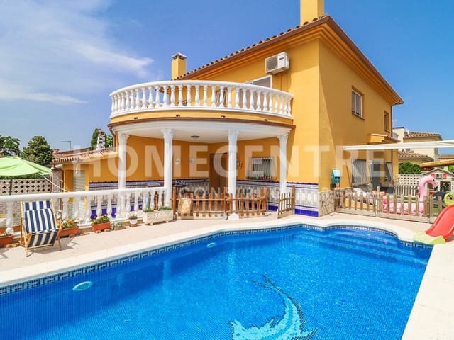 4 soveværelse Villa til salg i Empuriabrava, Castelló d'Empúries med swimmingpool garage - € 519.000 (Ref: 9335327)