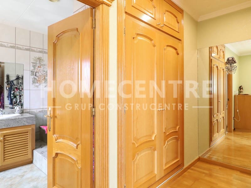 4 soveværelse Villa til salg i Empuriabrava med swimmingpool garage - € 519.000 (Ref: 9335327)