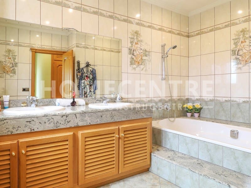 4 soveværelse Villa til salg i Empuriabrava med swimmingpool garage - € 519.000 (Ref: 9335327)