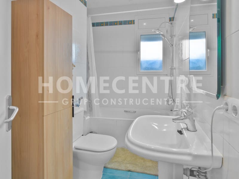 5 bedroom Villa for sale in Empuriabrava with garage - € 890,000 (Ref: 9335328)