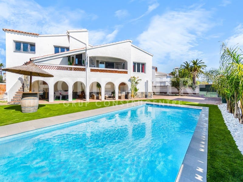 3 soverom Villa til salgs i Empuriabrava med garasje - € 598 000 (Ref: 9335329)