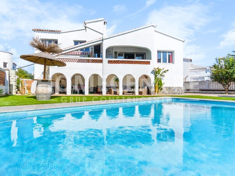 3 soverom Villa til salgs i Empuriabrava med garasje - € 598 000 (Ref: 9335329)