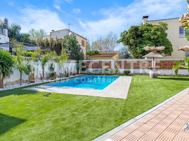 3 soverom Villa til salgs i Empuriabrava med garasje - € 598 000 (Ref: 9335329)