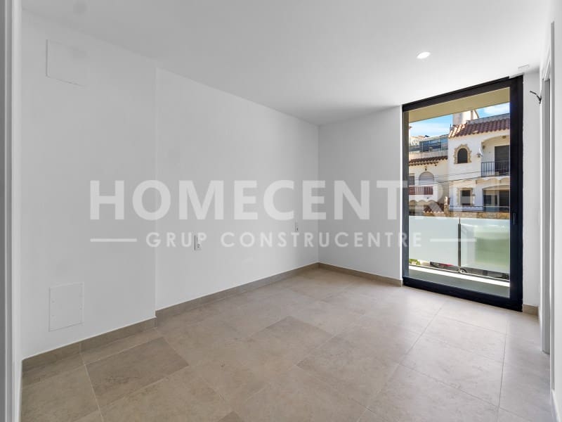 3 chambre Villa/Maison à vendre à Empuriabrava avec garage - 620 000 € (Ref: 9335330)