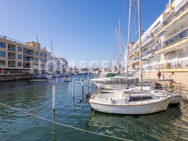 3 bedroom Villa for sale in Empuriabrava, Castelló d'Empúries with garage - € 620,000 (Ref: 9335330)