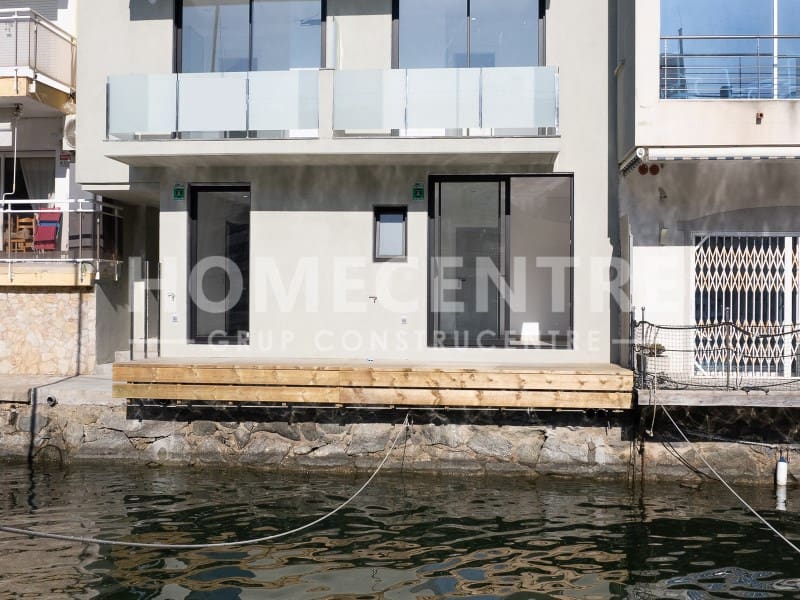 3 chambre Villa/Maison à vendre à Empuriabrava avec garage - 620 000 € (Ref: 9335330)