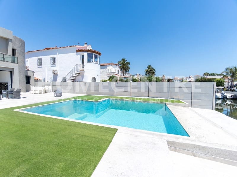 3 sypialnia Willa na sprzedaż w Empuriabrava z garażem - 1 090 000 € (Ref: 9335332)