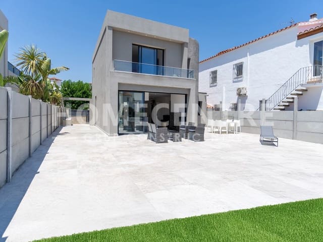 Chalet de 3 habitaciones en Empuriabrava, Castelló d'Empúries en venta con garaje - 1.090.000 € (Ref: 9335332)
