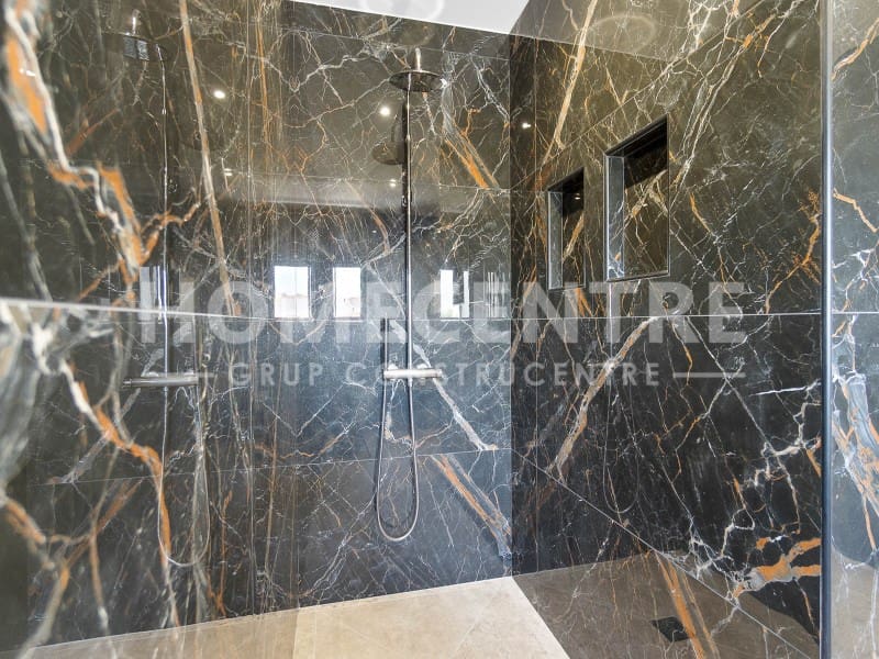 3 sypialnia Willa na sprzedaż w Empuriabrava z garażem - 1 090 000 € (Ref: 9335332)