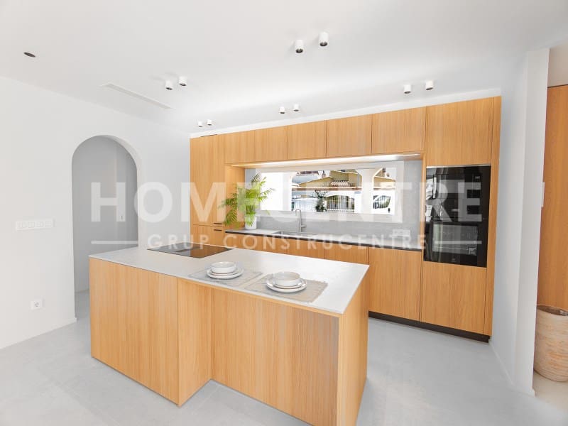 4 sypialnia Willa na sprzedaż w Empuriabrava z garażem - 1 640 000 € (Ref: 9335333)