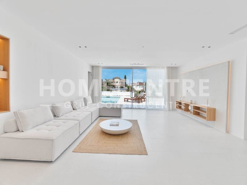 4 sypialnia Willa na sprzedaż w Empuriabrava z garażem - 1 640 000 € (Ref: 9335333)