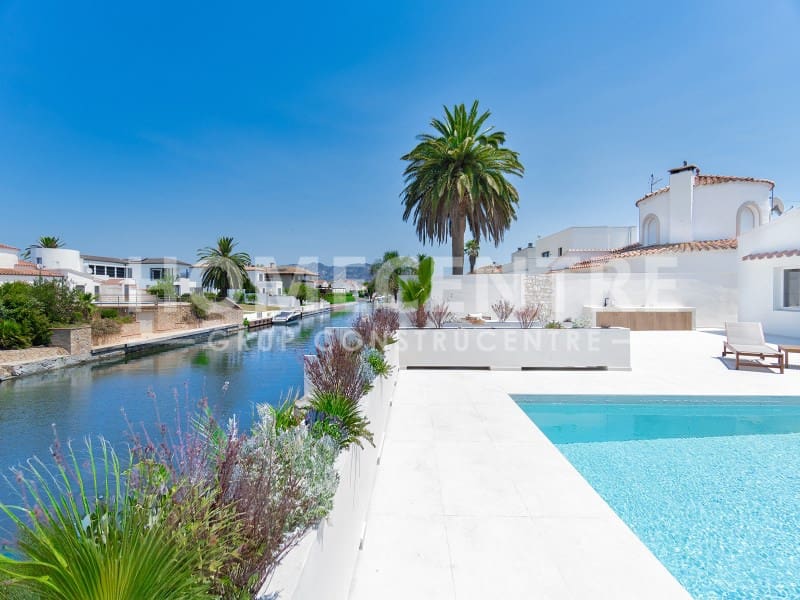 4 sypialnia Willa na sprzedaż w Empuriabrava z garażem - 1 640 000 € (Ref: 9335333)