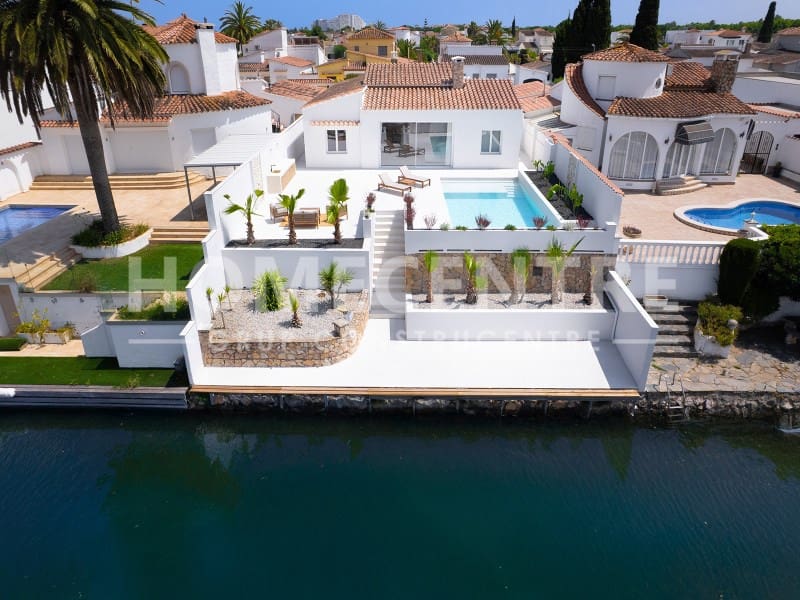 4 sypialnia Willa na sprzedaż w Empuriabrava z garażem - 1 640 000 € (Ref: 9335333)