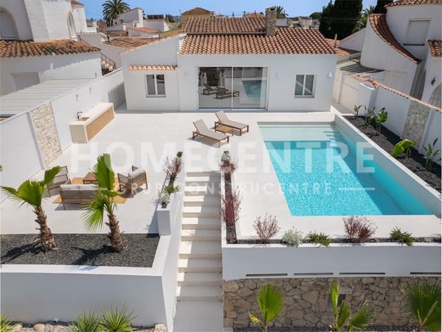 4 sypialnia Willa na sprzedaż w Empuriabrava, Castelló d'Empúries z garażem - 1 640 000 € (Ref: 9335333)