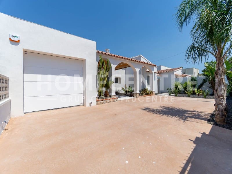 4 sypialnia Willa na sprzedaż w Empuriabrava z garażem - 1 640 000 € (Ref: 9335333)