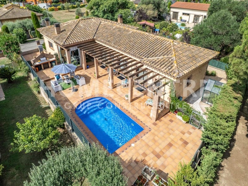 3 sypialnia Finka/Dom wiejski na sprzedaż w Vilacolum z garażem - 499 000 € (Ref: 9335334)