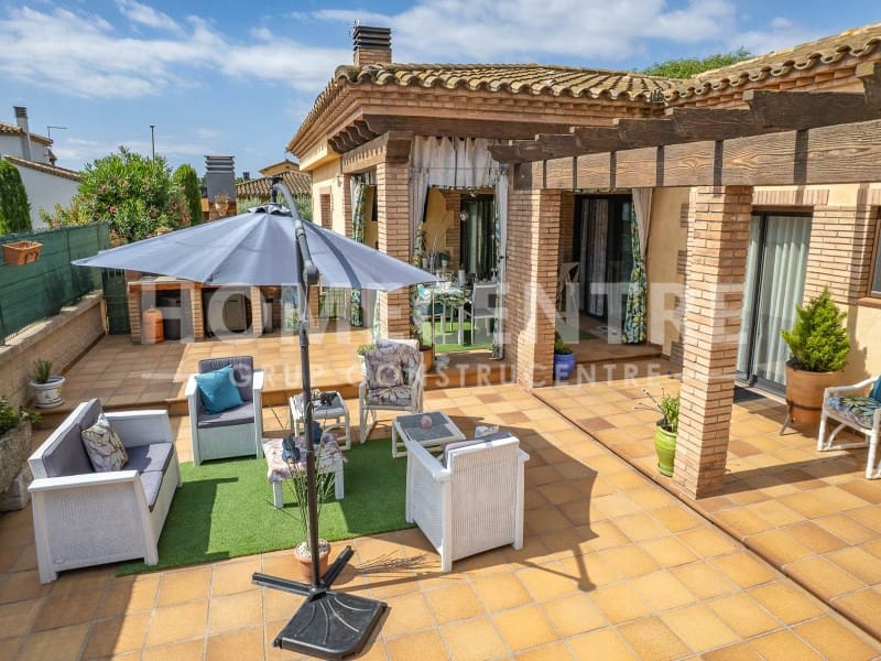 3 sypialnia Finka/Dom wiejski na sprzedaż w Vilacolum z garażem - 499 000 € (Ref: 9335334)