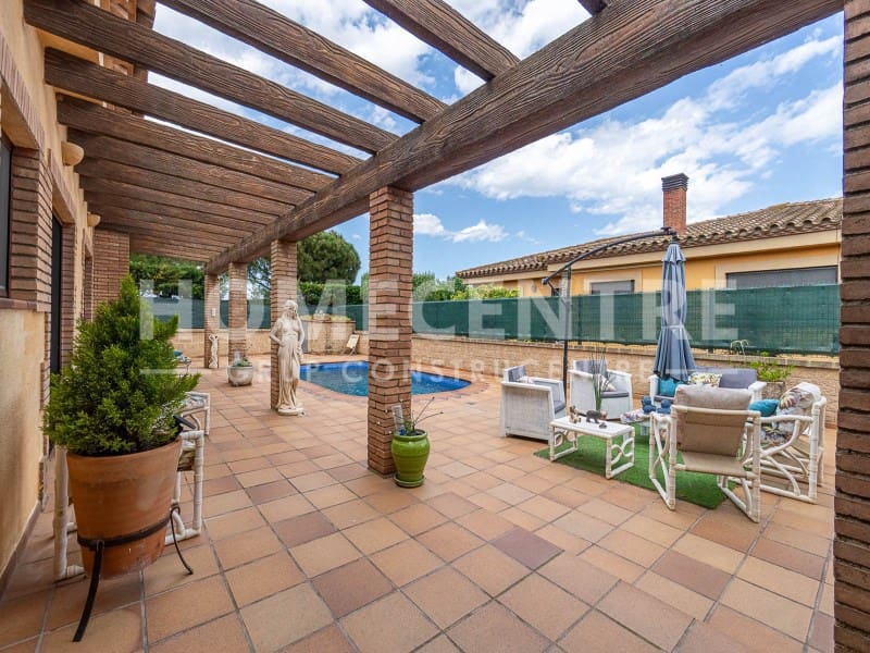 3 sypialnia Finka/Dom wiejski na sprzedaż w Vilacolum z garażem - 499 000 € (Ref: 9335334)