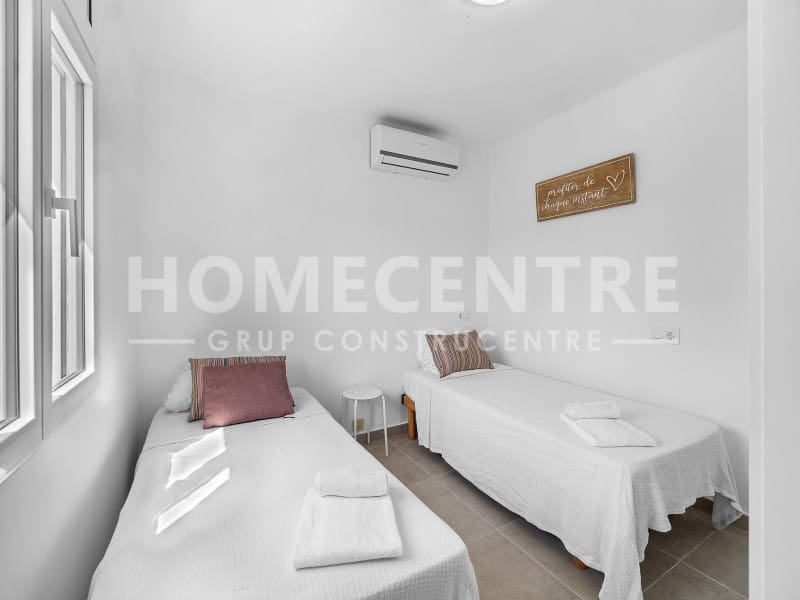 Chalet de 4 habitaciones en Empuriabrava en venta con garaje - 595.000 € (Ref: 9335335)