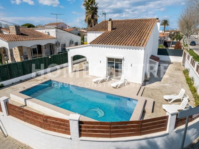 4 makuuhuone Huvila myytävänä paikassa Empuriabrava, Castelló d'Empúries mukana 
autotalli - 595 000 € (Ref: 9335335)