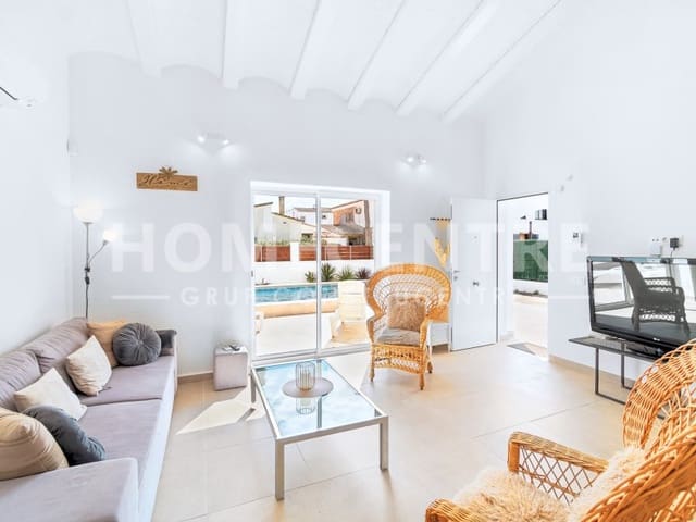 4 makuuhuone Huvila myytävänä paikassa Empuriabrava, Castelló d'Empúries mukana 
autotalli - 595 000 € (Ref: 9335335)