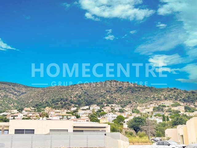 3 bedroom Bungalow for sale in Palau-saverdera with garage - € 559,000 (Ref: 9335336)