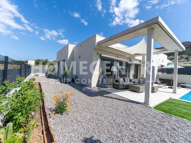 3 bedroom Bungalow for sale in Palau-saverdera with garage - € 559,000 (Ref: 9335336)